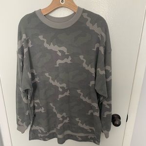 American Eagle Camo jegging crew